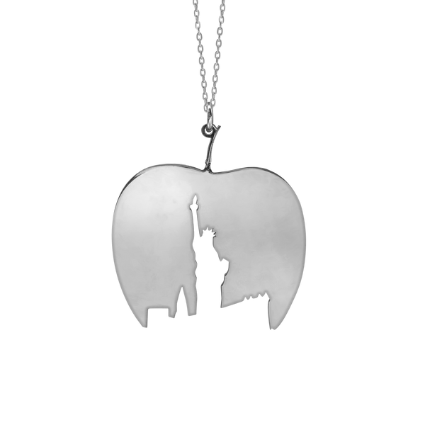 Statue of Liberty Apple Necklace in Sterling Silver (31 x 26 mm)